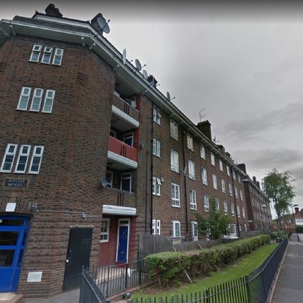 4 bedroom flat share to rent - Photo 1