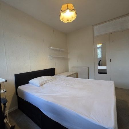 Crewkerne Court, Bolingbroke Walk, Battersea, SW11, Property for rent - Photo 1