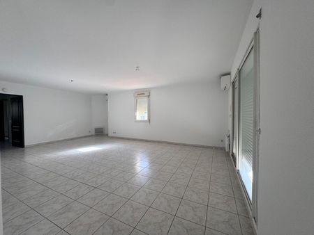 Location Appartement 3 pièces 76m² PERPIGNAN 66000 - Photo 2