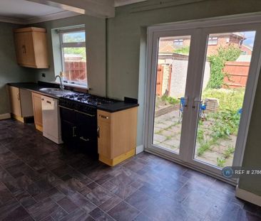 3 bedroom end of terrace house to rent - Photo 6