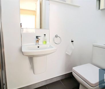 Commonside Farm, New Road, Old Snydale, WF7 - Photo 6