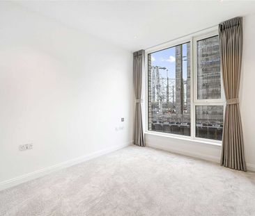 A modern 2 bed apartment situated in the sought after Oval Village ... - Photo 5