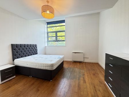 2 bedroom flat to rent - Photo 5