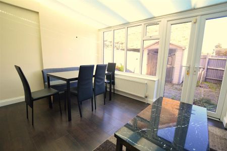 3 bedroom terraced house to rent - Photo 3