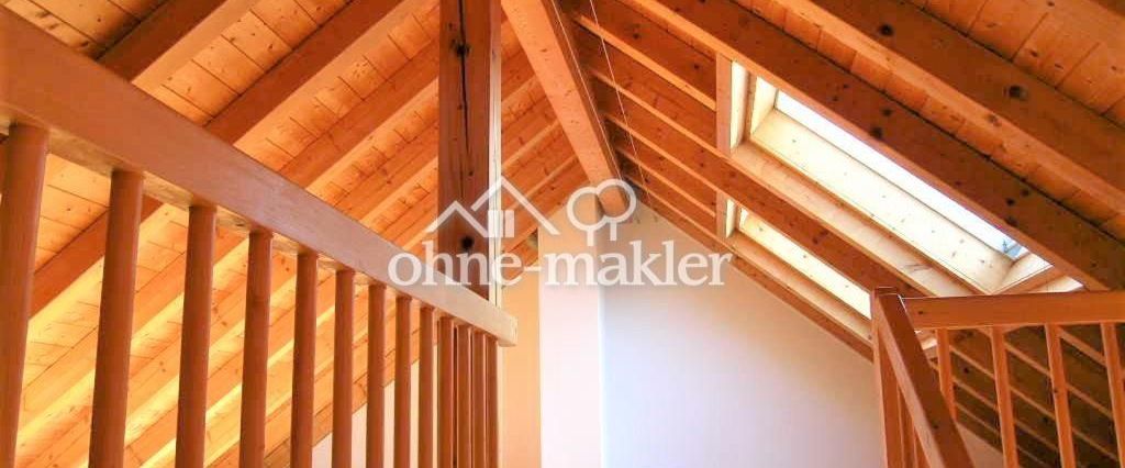 Frankfurt-Süd, außergewöhnliches schönes Haus mit großem Garten, Garage, EBK und Sauna. - Photo 1