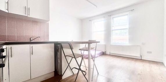 Hanworth Road, Hounslow, TW3 3TU - Photo 2