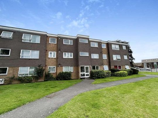 Tithe Court, Slough, SL3 - Photo 1