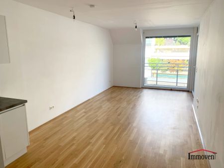Traumhafte helle 2-Zimmerwohnung mit Loggia und kleinem Garten! - Photo 2