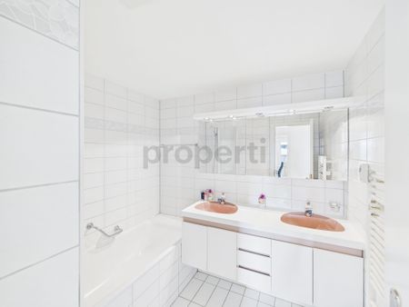 Möblierte 4-Zimmer-Wohnung mit Stadtblick in Basel - Photo 5