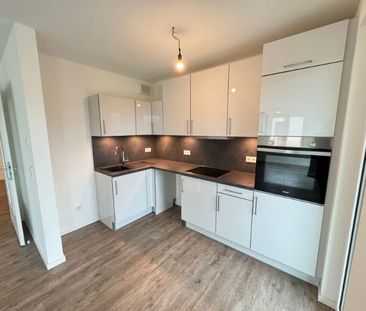 Modern wohnen mit Komfort: 2-Zimmer Wohnung mit Einbauküche, Fußbod... - Foto 2