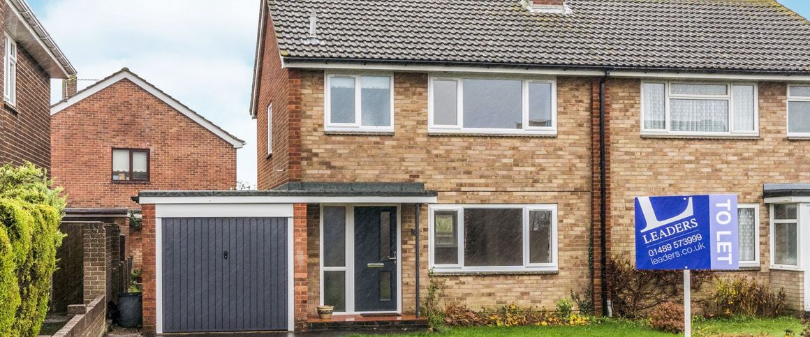 3 bedroom house to rent Laurel Gardens, Locks Heath, Southampton, SO31 - Photo 1