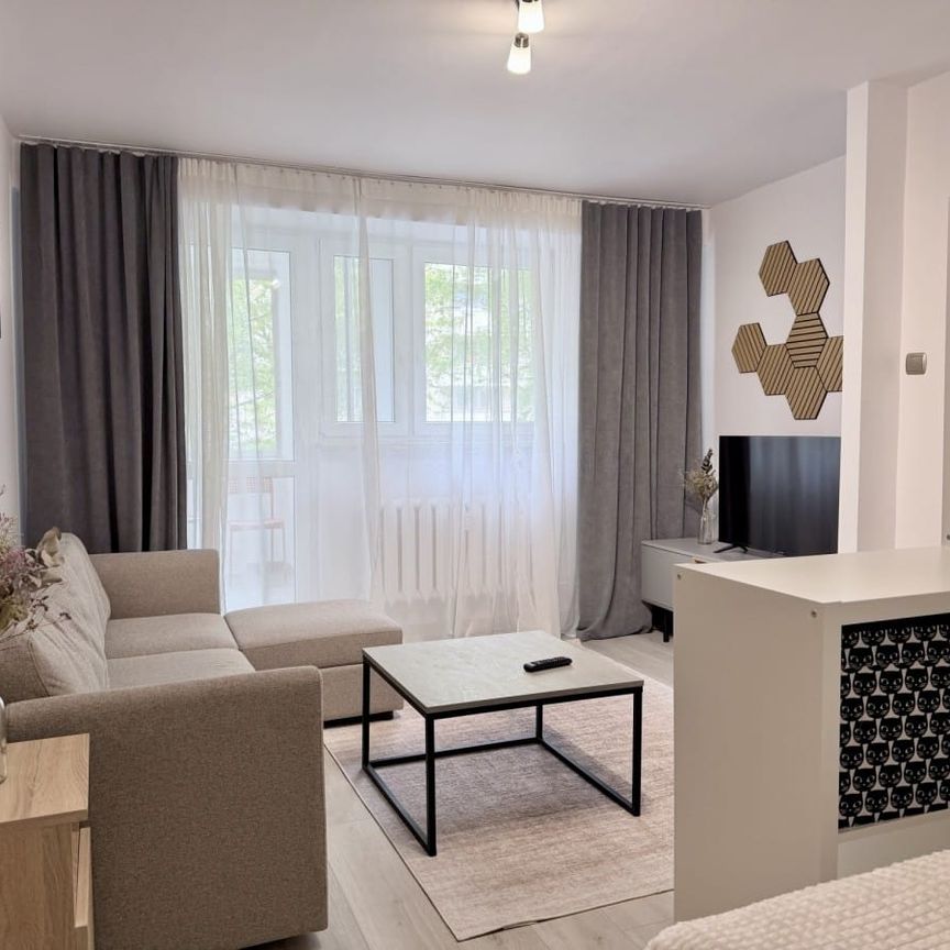 Mieszkanie do wynajęcia 1 pokoje Floriana Znanieckiego, Warszawa 33.9 m² - Photo 1