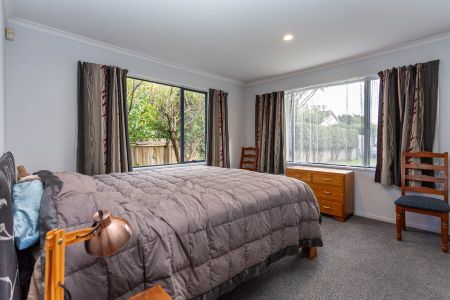 Great family home with vegetable garden - Photo 3