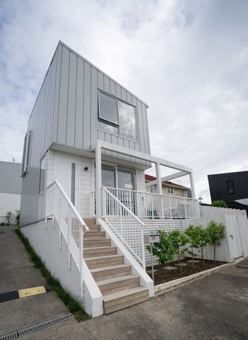 Modern Comfort one bedroom house in a Prime Glen Innes Location - Photo 3