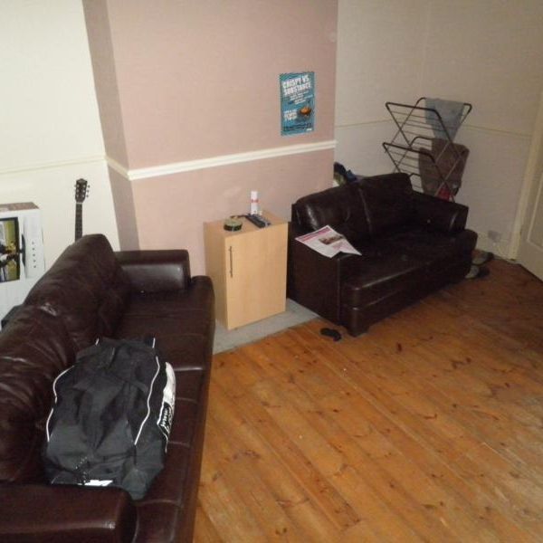 2 Bed Flat Second Avenue - Photo 1