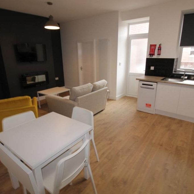2 bedroom flat to rent - Photo 1