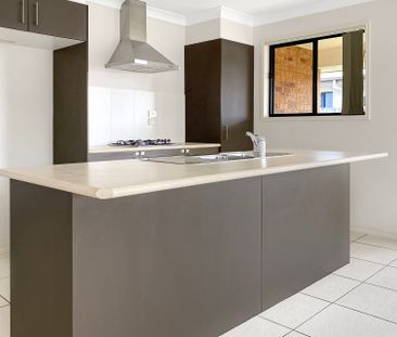 13 Colyton Street, - Photo 3