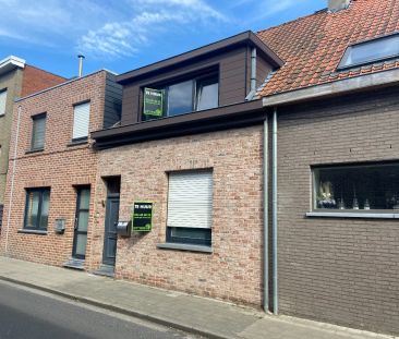 Halfopen woning met twee slaapkamers en koertje in het centrum van ... - Photo 1