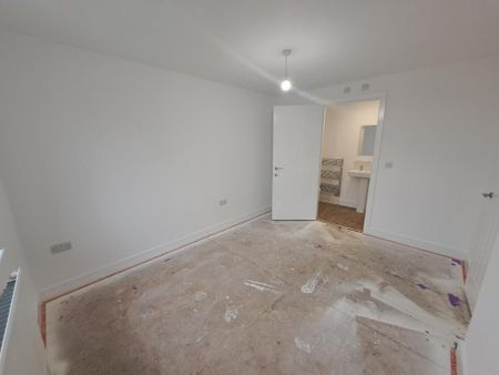 3 bedroom semi-detached house to rent - Photo 4