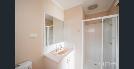 Large Family Home! - Photo 5