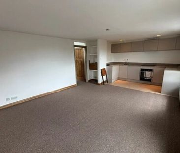 Wellington Square - Photo 2