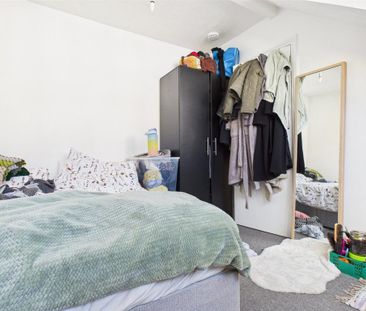 4 bedroom apartment to rent - Photo 1