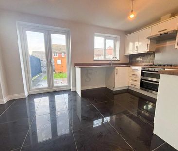 3 bedroom semi-detached house to rent - Photo 6