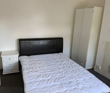 Room in a Shared House, Park Street, LU1 - Photo 4