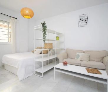 Alquiler de estudio en Calle Fernando el Católico - Photo 3