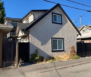 2BR, 1.5 Bath Laneway Rental - Photo 2