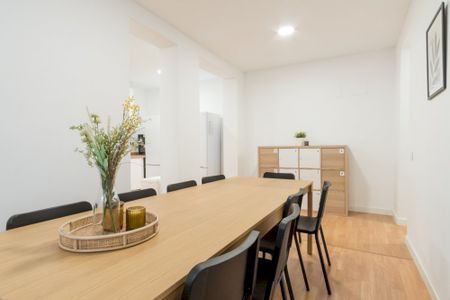 Beautiful modern room in Alejandro González, Madrid - Photo 5