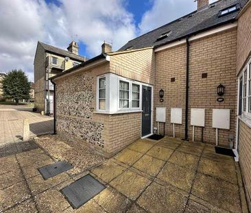 St Marys Square, Newmarket, CB8 - Photo 3