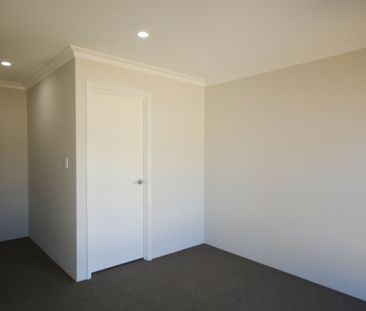 Brand New Three Bedroom Dual Living Property! - Photo 2