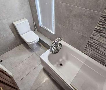 Knowle Avenue, Burley, Leeds, LS4 - Photo 3