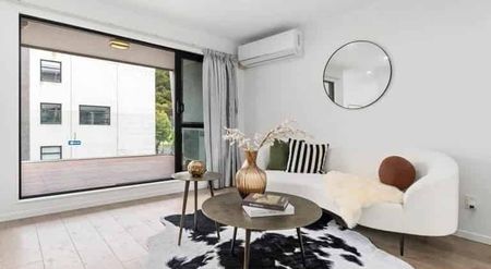 Stylish Albany 3BR Townhouse w/ AC & Deck! - Photo 3