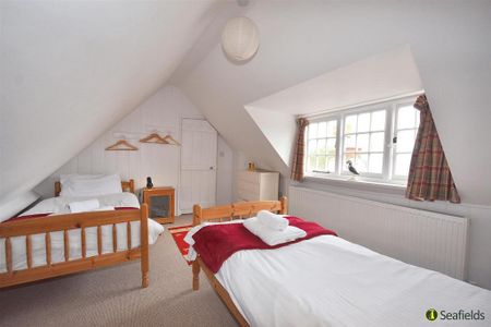 4 bedroom terraced house to rent - Photo 3