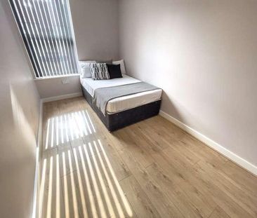 Esher Road, L6 - Photo 4