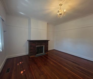 1240 Dandenong Road, Murrumbeena VIC 3163 - House For Rent | Domain - Photo 6