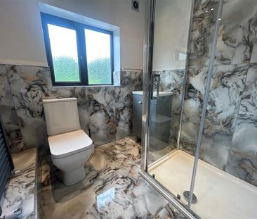 4 bedroom semi-detached house to rent - Photo 6