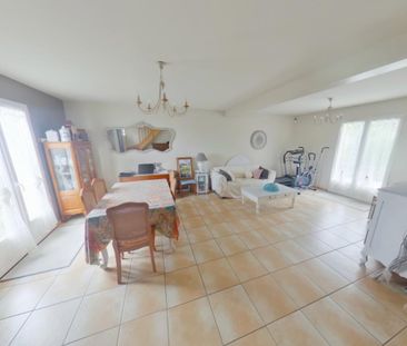 Location Maison 5 pièces 109m² LA RICHE 37520 - Photo 2