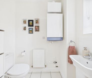 2 bedroom semi-detached house to rent - Photo 2