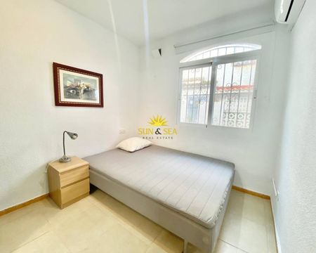 BUNGALOW WITH 2 BEDROOMS AND 1 BATHROOM IN TORREVIEJA - Photo 5