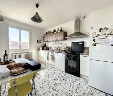 Maison -appartement location meublée Avignon ,81 m2, 2 chambres et ... - Photo 3