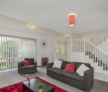 1 Benetti Close, Belmont QLD 4153 - House For Rent | Domain - Photo 2
