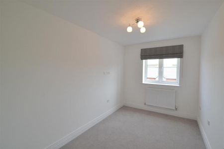 3 bedroom detached house to rent - Photo 2