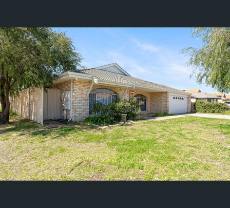 1 Jordan Place, Wattle Grove, WA 6107 - Photo 1
