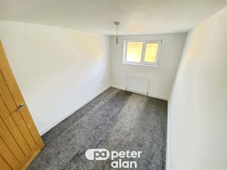 Smiths Avenue, Rhigos, ABERDARE - Photo 4