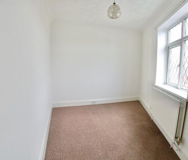 4 bedroom flat to rent - Photo 5