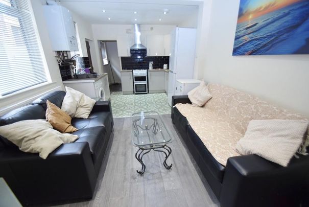 6 bedroom house share to rent - Photo 1