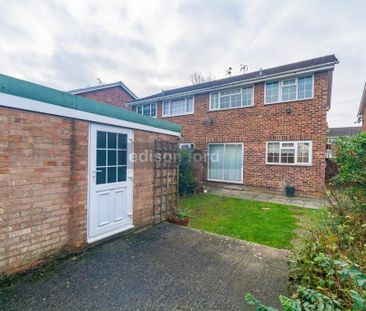 3 bedroom semi-detached house to rent - Photo 4